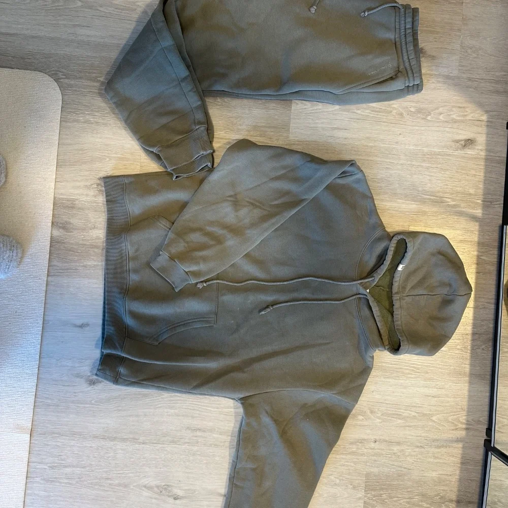 Women's clothes: mostly Zara, some Garage, Tommy Hilfiger, Aldo and River Island - Picture 4 of 14